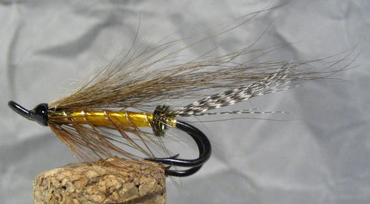 #4 Mustadin kaksihaara