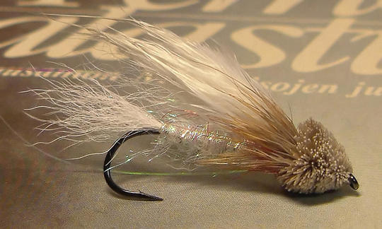 Valkoinen marabou muddler