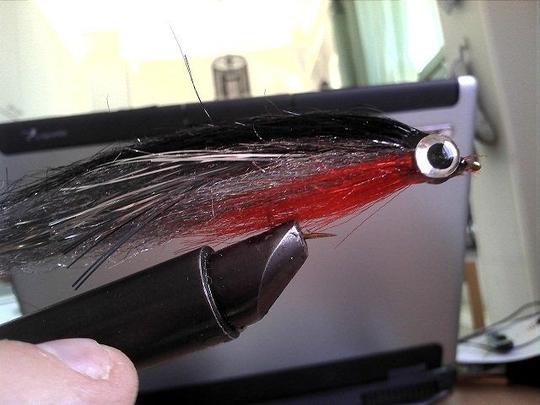 Kalastusperhoja ei näplätä niin tarkkaan... Eihän?